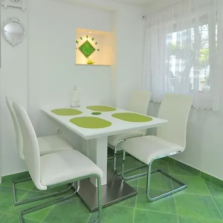 Apartment 12491b *